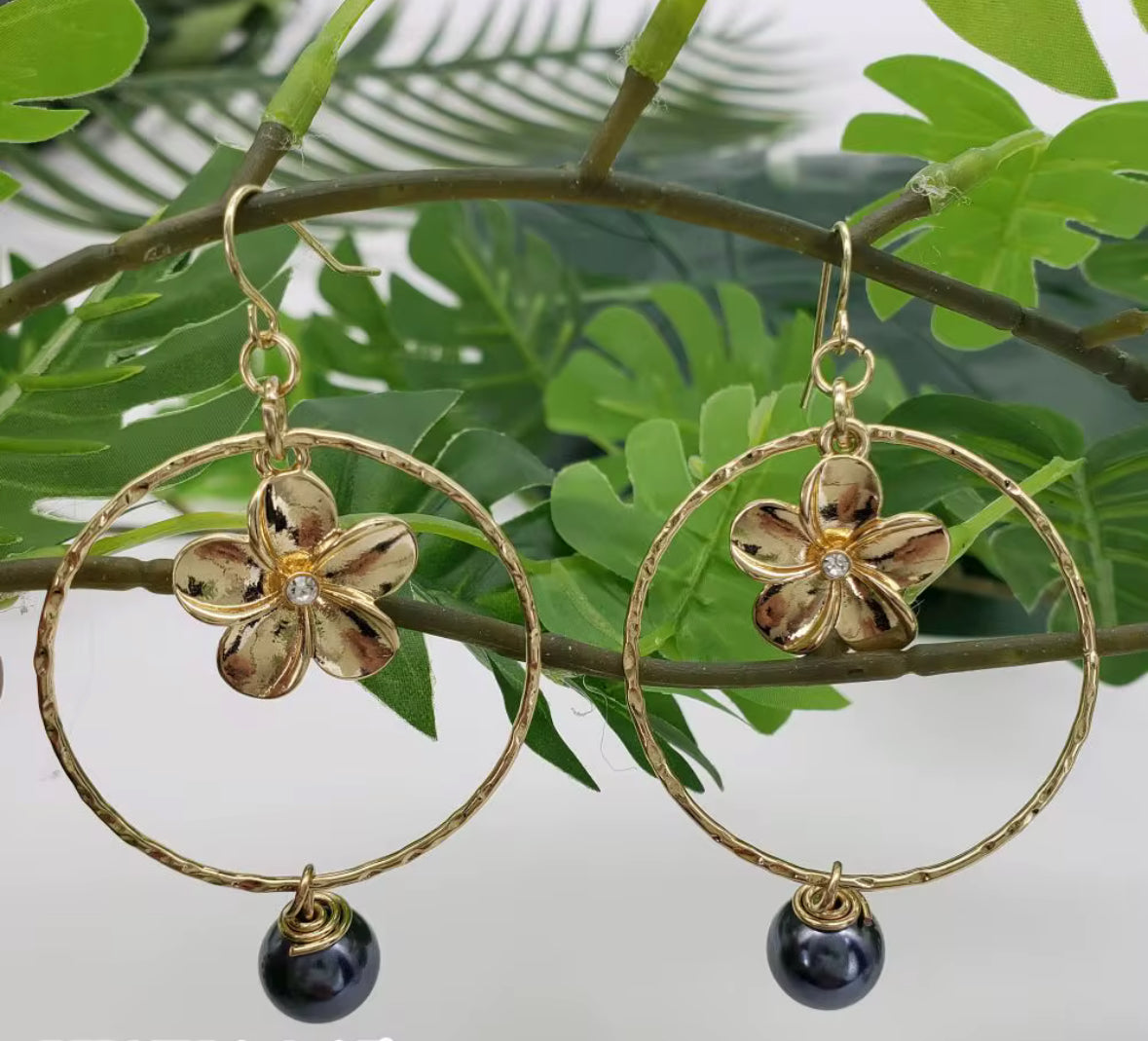 Gold Hoop Pearl Earring